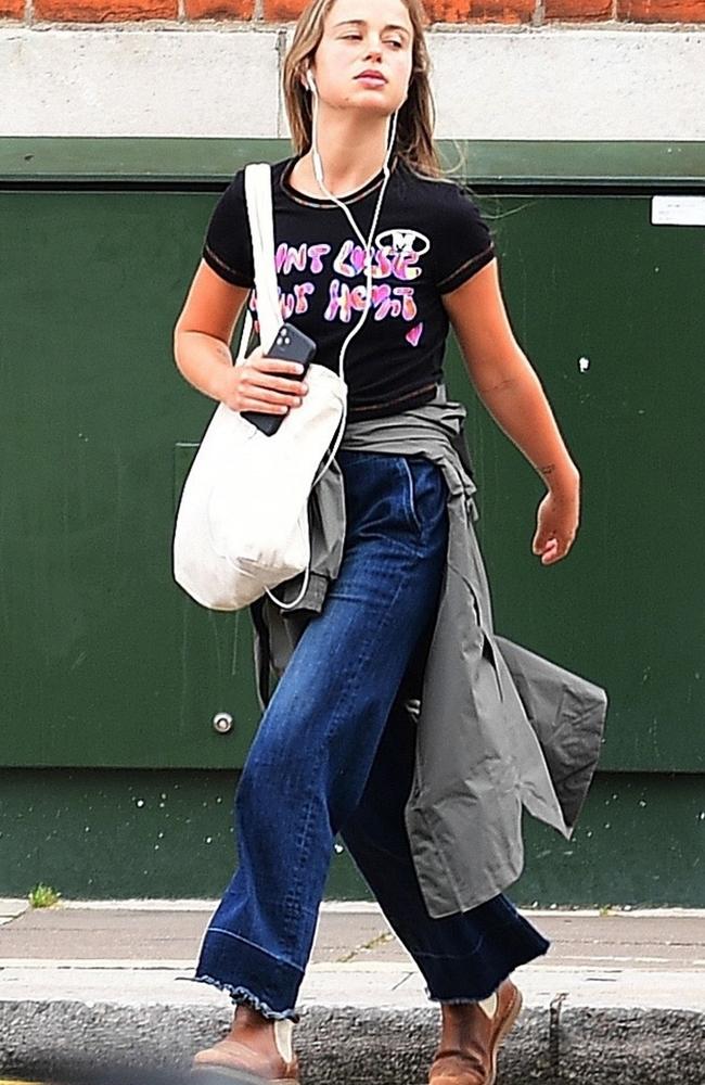 Amelia cut a casual figure in jeans and boots. Picture: BACKGRID