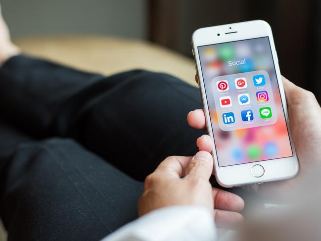 The app will allow health authorities to alert Australians if they have come close to positive COVID-19 cases by using mobile phone Bluetooth data. Picture: istock