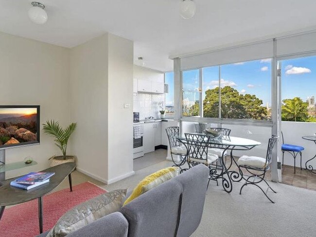 13/441 Alfred Street, Neutral Bay.