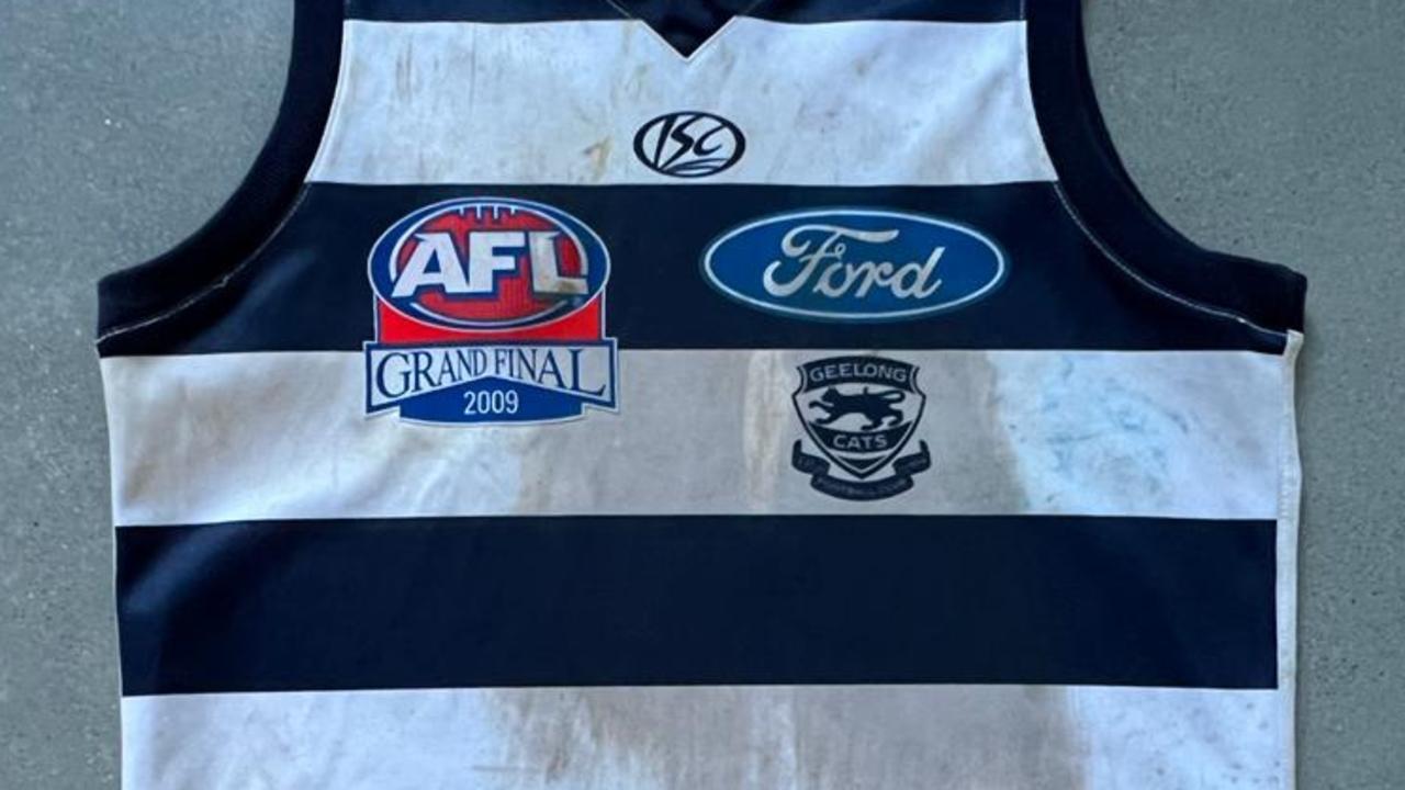 Gary Ablett Jr auctions off 2009 premiership jersey