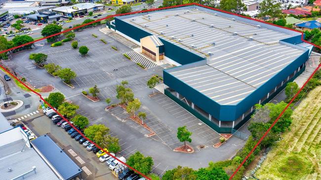 A former Bunnings store is being transformed into Australia’s largest indoor entertainment centre, which will include a synthetic ice-skating rink, a ski slope, a VR room and an aircoaster.