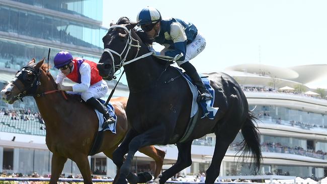 Blake Shinn and Forgot You holds off Warning in the second. Picture: Getty Images