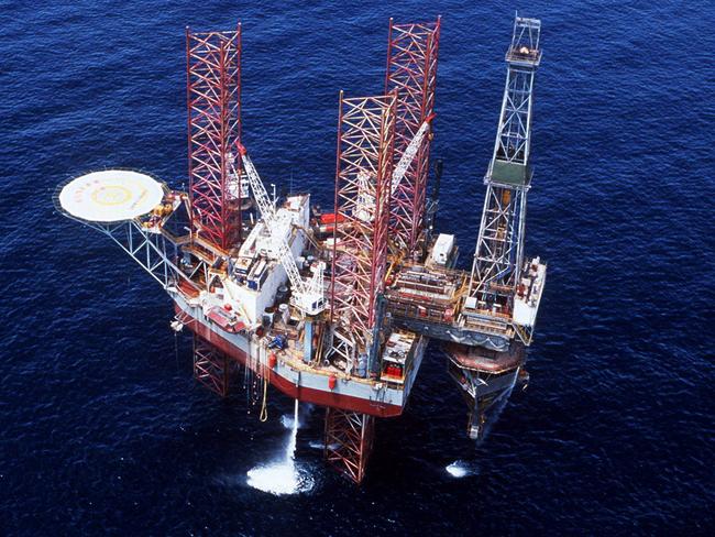 Jan96- Esso offshore drilling operation in Bass Strait./mining-oil