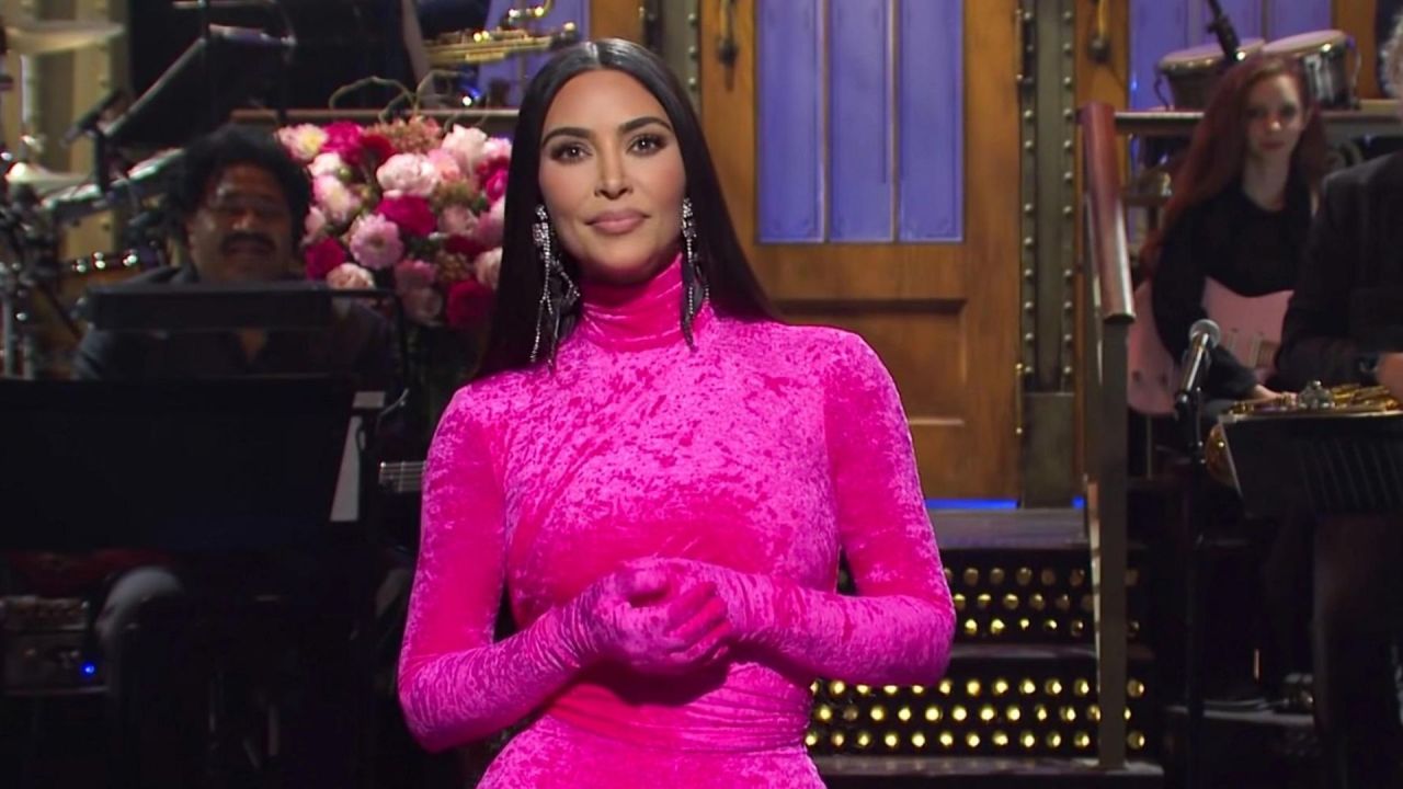 Kanye West gifted Kim Kardashian recovered sex tape footage before hosting  SNL | Kidspot