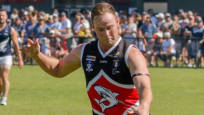 David Armitage in action for Bonbeach in the MPNFL. Picture: Aaron Cook