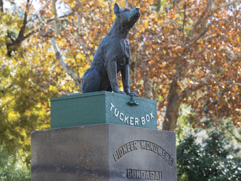 The famous ‘Dog on the Tuckerbox’ in the country town of Gundagai. Picture: Destination NSW