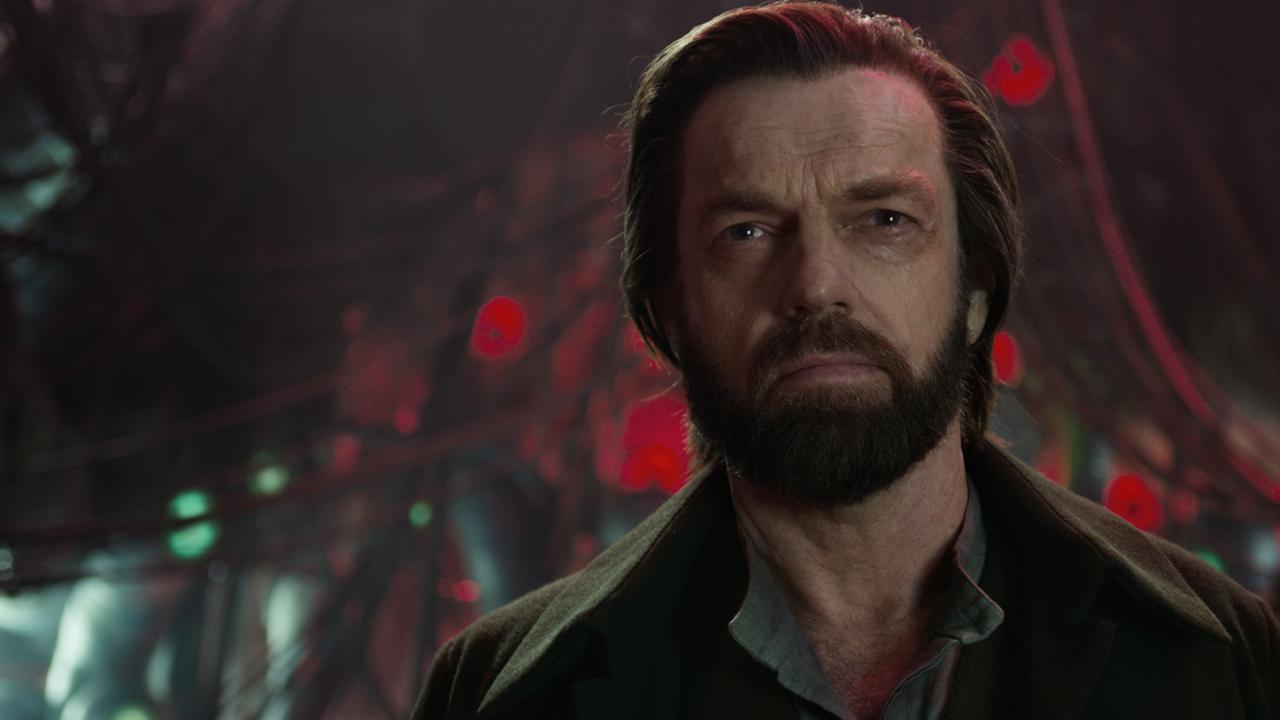 Not even Hugo Weaving can save Mortal Engines 