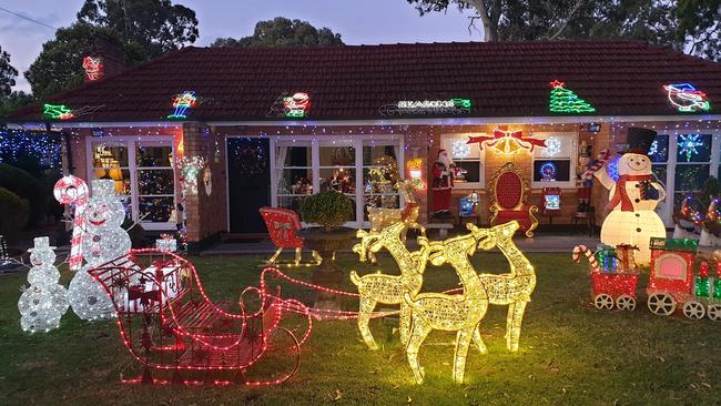 Paspaliaris &amp; Rodas Family Christmas Lights. 5 Rosedale Ave, Wattle Park.