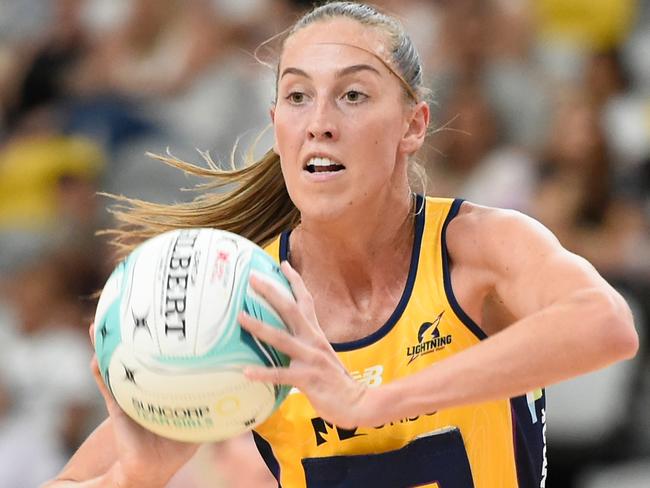 GOLD COAST, AUSTRALIA - FEBRUARY 25: Cara Koenen of the Lightning passes the ball during the 2023 Team Girls Cup match between Sunshine Coast Lightning and NSW Swifts at Gold Coast Sports and Leisure Centre on February 25, 2023 in Gold Coast, Australia. (Photo by Matt Roberts/Getty Images)