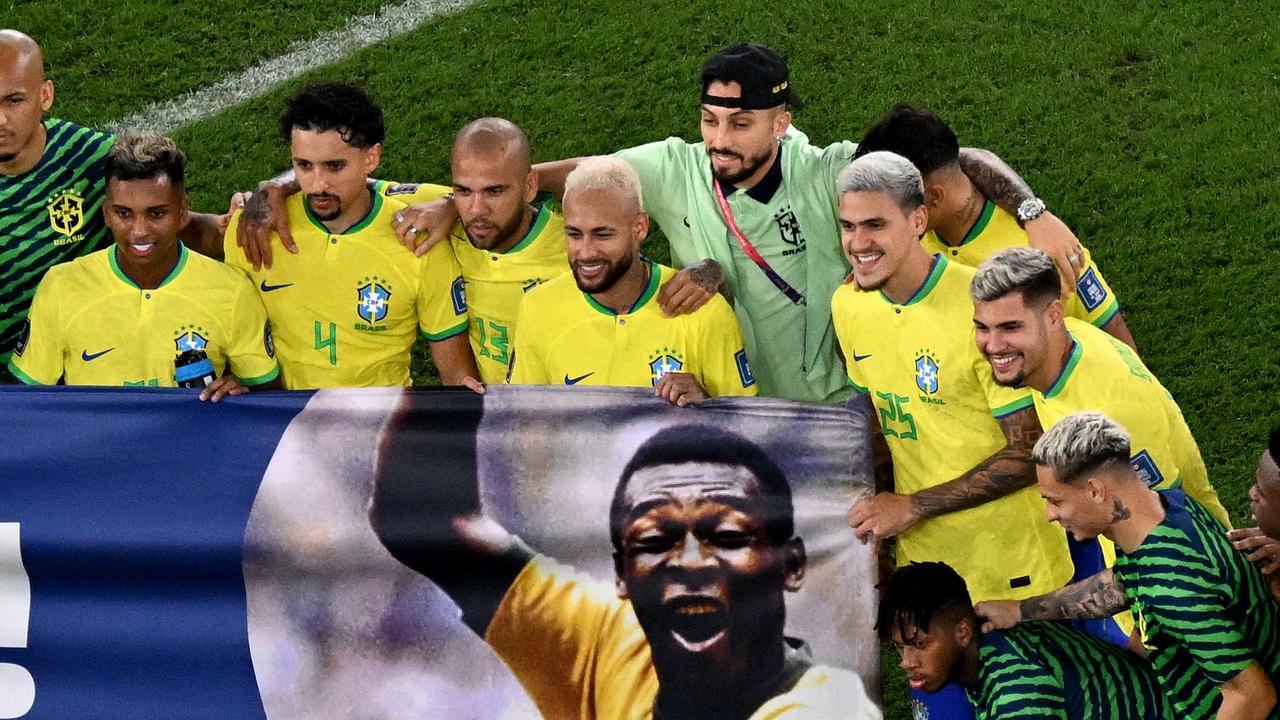 Pelé Honored By Brazilian National Team After Victory at World Cup