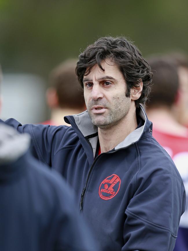 John Georgiou works the Mt Eliza huddle. Picture: Valeriu Campan