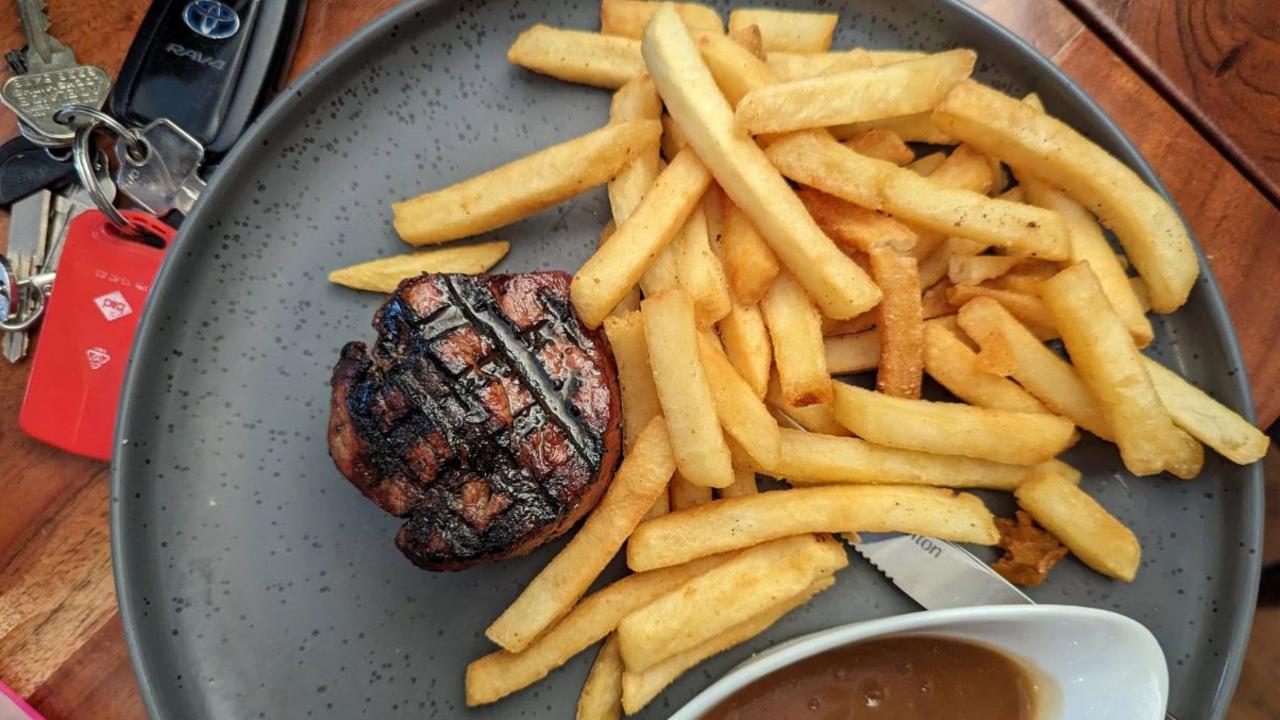 A social media user has shared a photo of his $38 steak dinner. Picture: Reddit