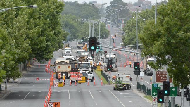 Hoddle Street roadworks continue until Sunday 14 January. View from pedestrian overpass on Hoddle St looking north toward Johnston St, Collingwood. Picture: Lawrence Pinder