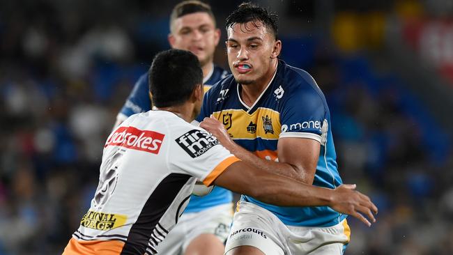 Tino Fa'asuamaleaui terrorised the Broncos defence.