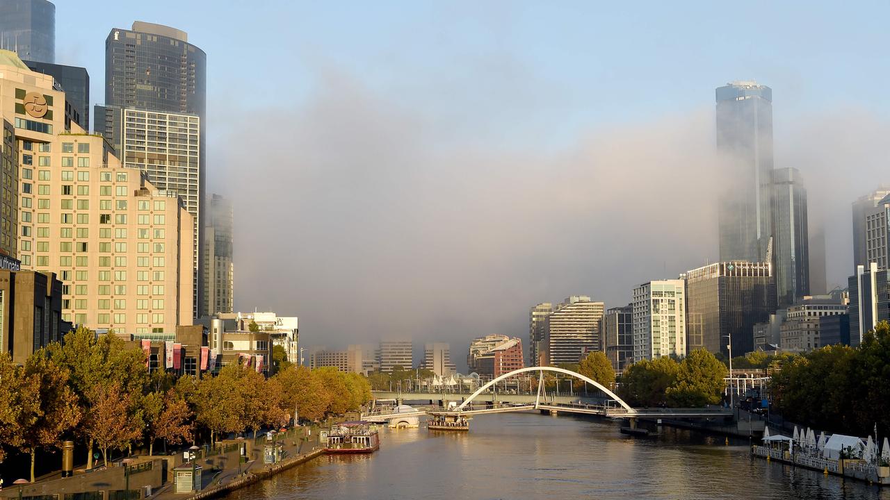 bom-considers-14-day-forecast-for-melbourne-s-bizarre-weather-the