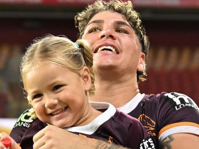 NRL 2024 RD06 Brisbane Broncos v Dolphins - Reece Walsh with daughter Leila. Photo: Chloe Davis/NRL Imagery.