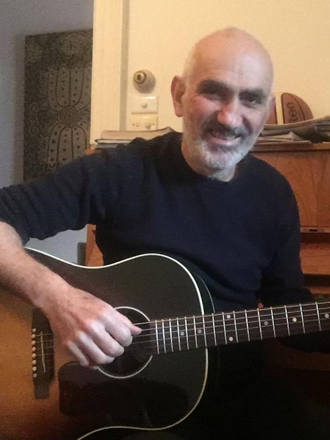 Paul Kelly with the same instrument. Picture: Alex Gow