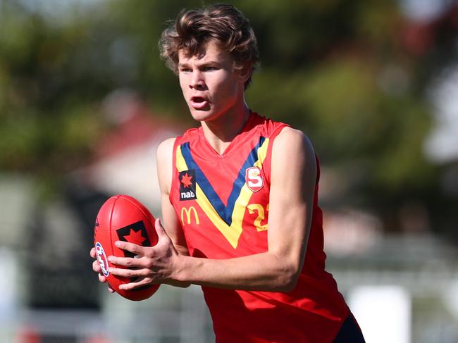 *** DO NOT USE BEFORE SPEAKING TO SA SPORTS DESK FIRST *** 3.6.2018. AFL national U18s game between South Australia and Western Australia at Alberton Oval.S.A. player Aaron Nietschke.   PIC TAIT SCHMAAL.