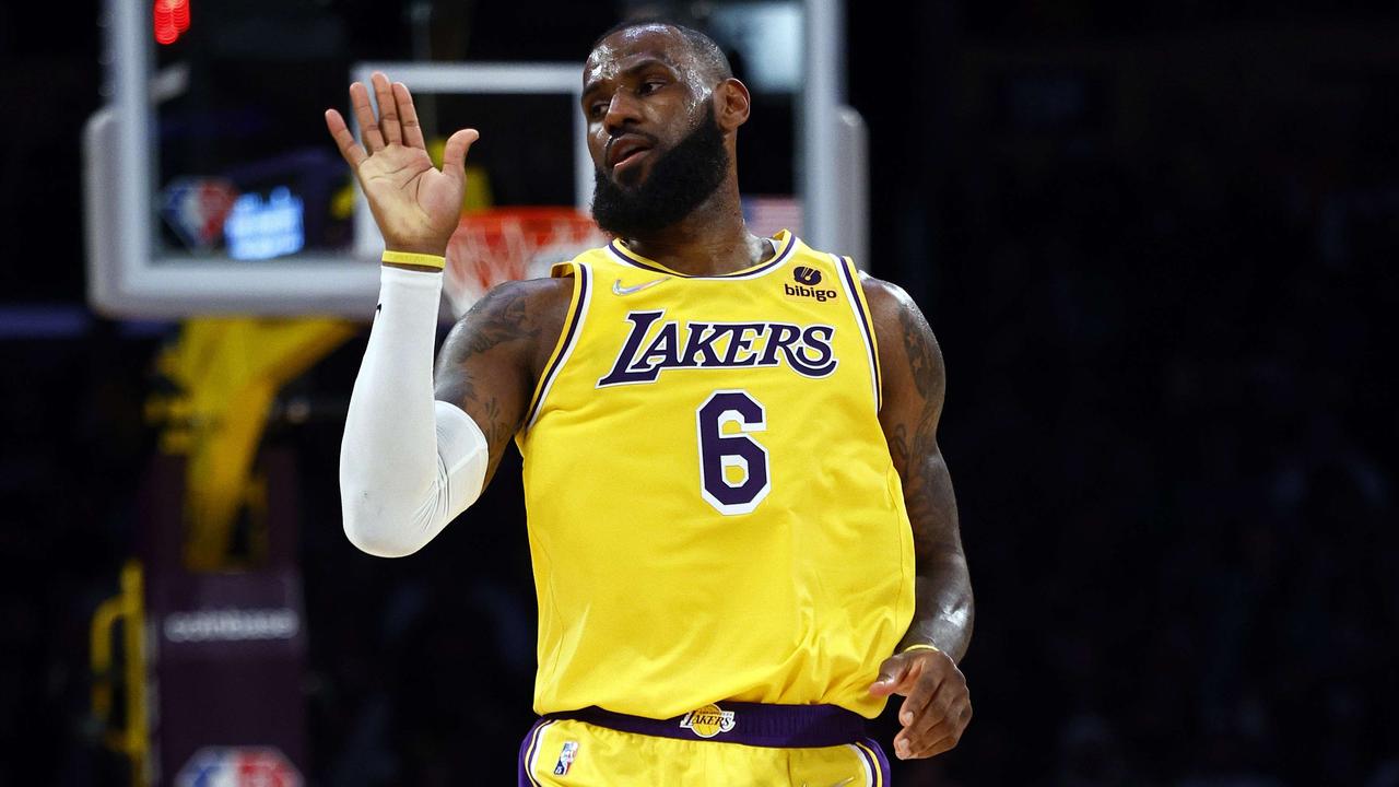 LeBron James' 56 points lead Lakers past Golden State Warriors