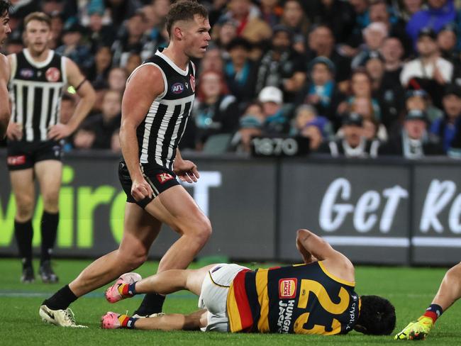 Dan Houston knocks out Izak Rankine during Showdown 56. Picture: James Elsby/AFL Photos