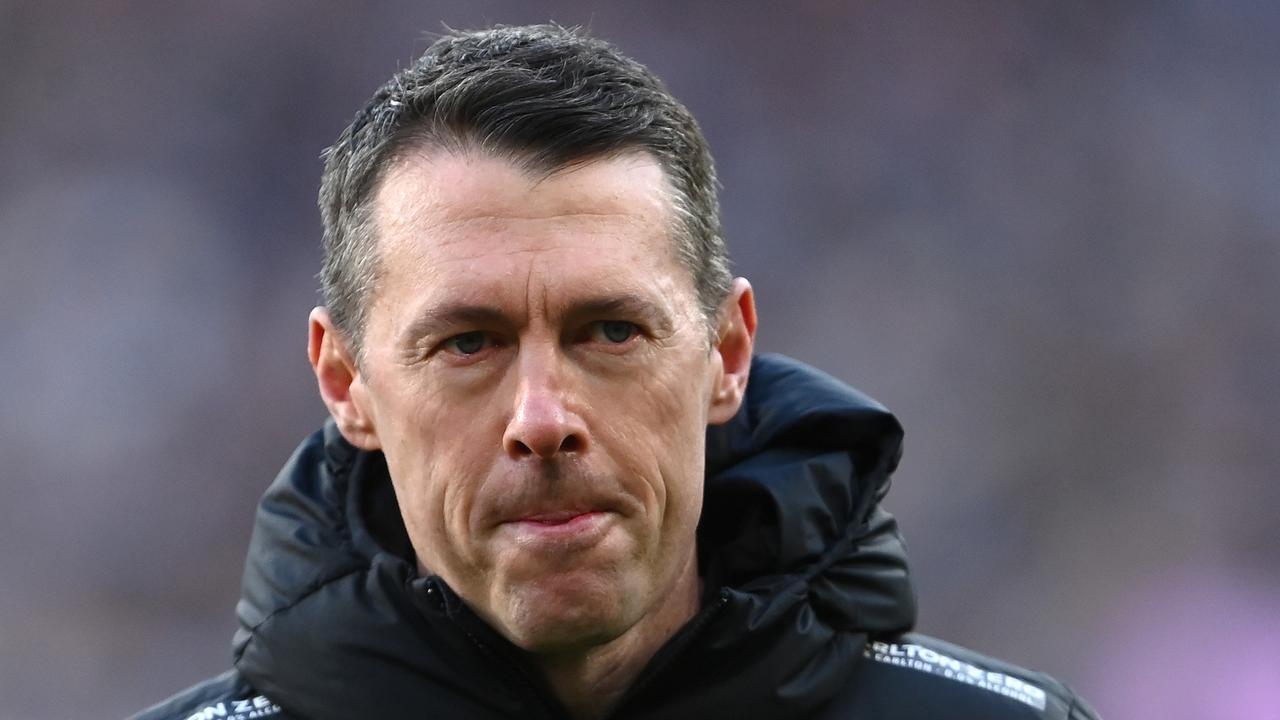 MELBOURNE, AUSTRALIA - SEPTEMBER 03: Magpies head coach Craig McRae looks on during the AFL First Qualifying Final match between the Geelong Cats and the Collingwood Magpies at Melbourne Cricket Ground on September 03, 2022 in Melbourne, Australia. (Photo by Quinn Rooney/Getty Images)