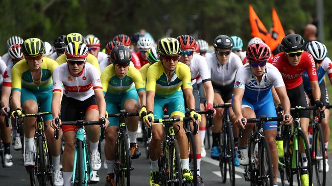 GOLD COAST, AUSTRALIA — APRIL 14: Competitors race during the Women's Road Race on day 10 of the Gold Coast 2018 Commonwealth Games at Currumbin Beachfront on April 14, 2018 in Gold Coast, Australia. (Photo by Phil Walter/Getty Images)