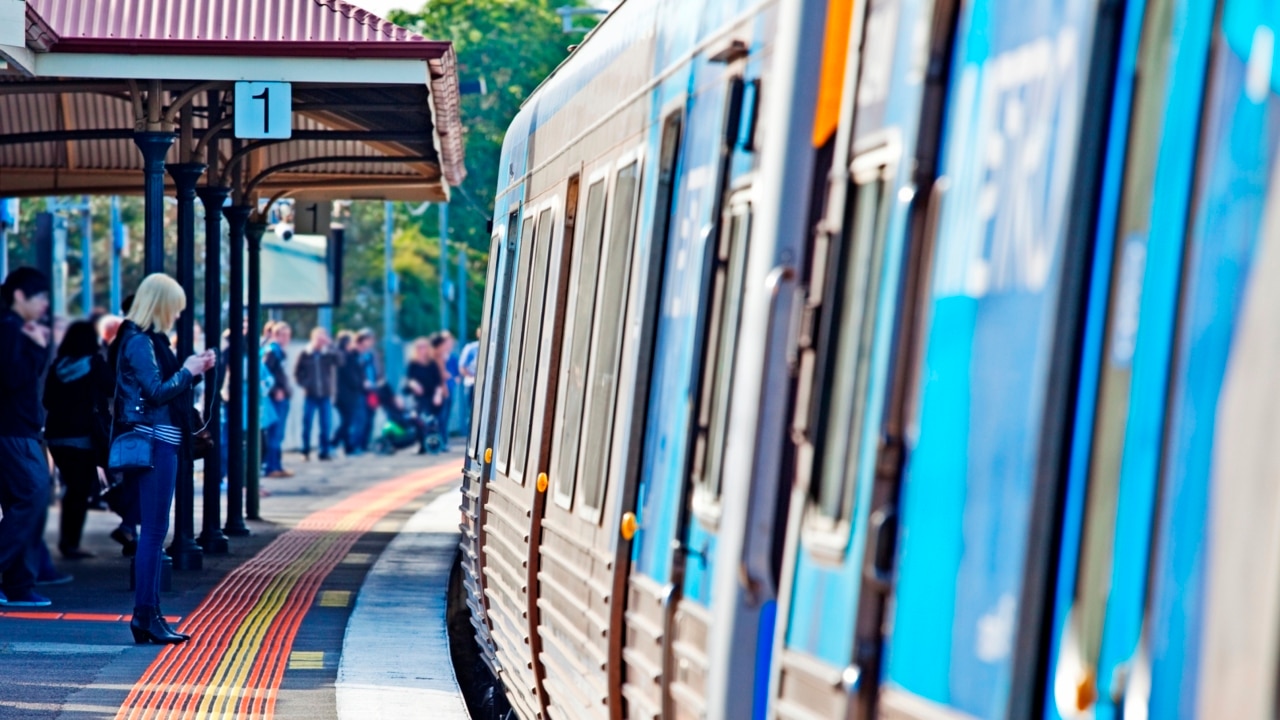 Victoria to crackdown on bad behaviour on public transport in lead up to NYE