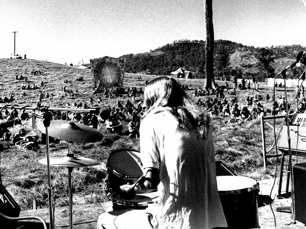 1973 : Unnamed band performing at Nimbin Aquarius Festival, 1973, pic News Ltd NSW / Music / Concert