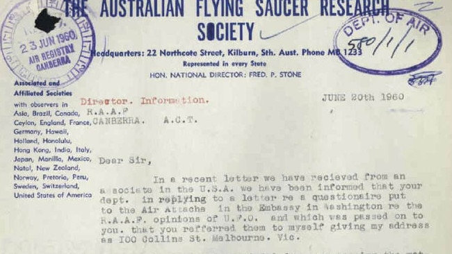 A UFO report from 1960, filed in the National Archives.