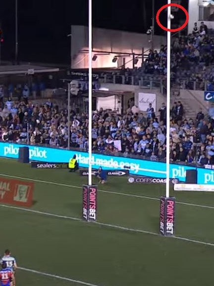 Kalyn Ponga’s field goal misses to right of posts. Picture: Fox League