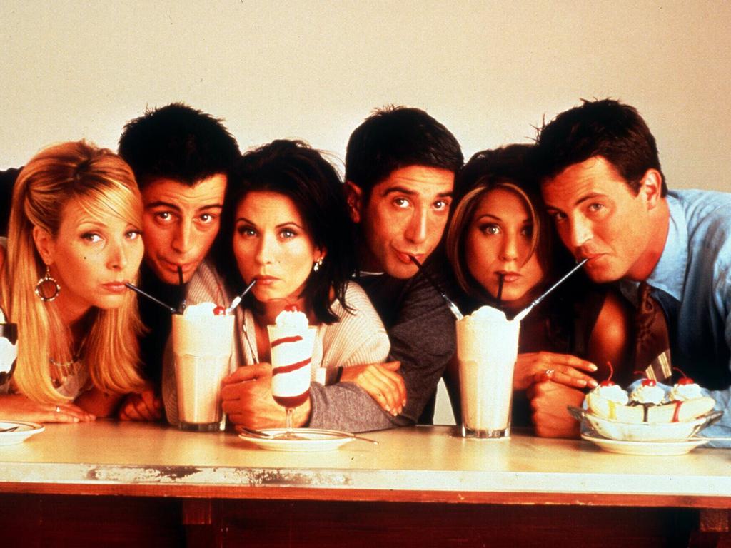 Matthew Perry with his Friends castmates Lisa Kudrow, Matt LeBlanc, Courteney Cox, David Schwimmer and Jennifer Aniston.