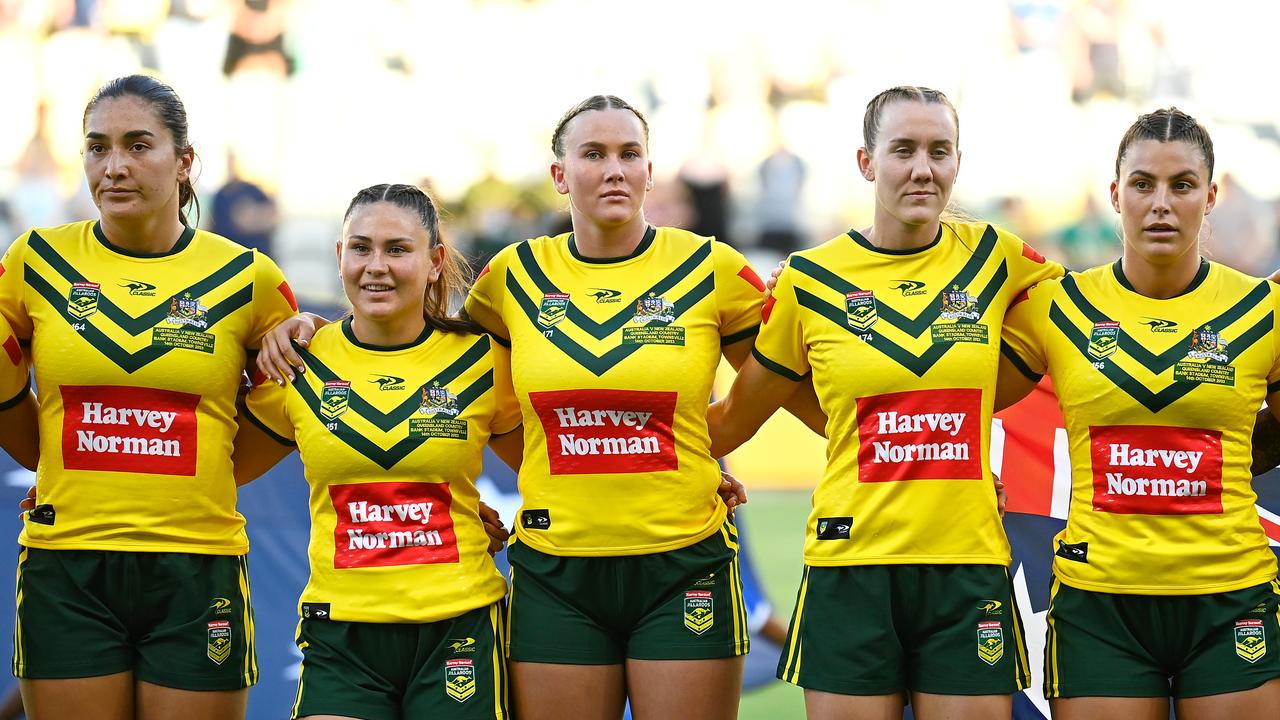 Kernick (left) was overlooked for the Jillaroos squad. (Photo by Ian Hitchcock/Getty Images)