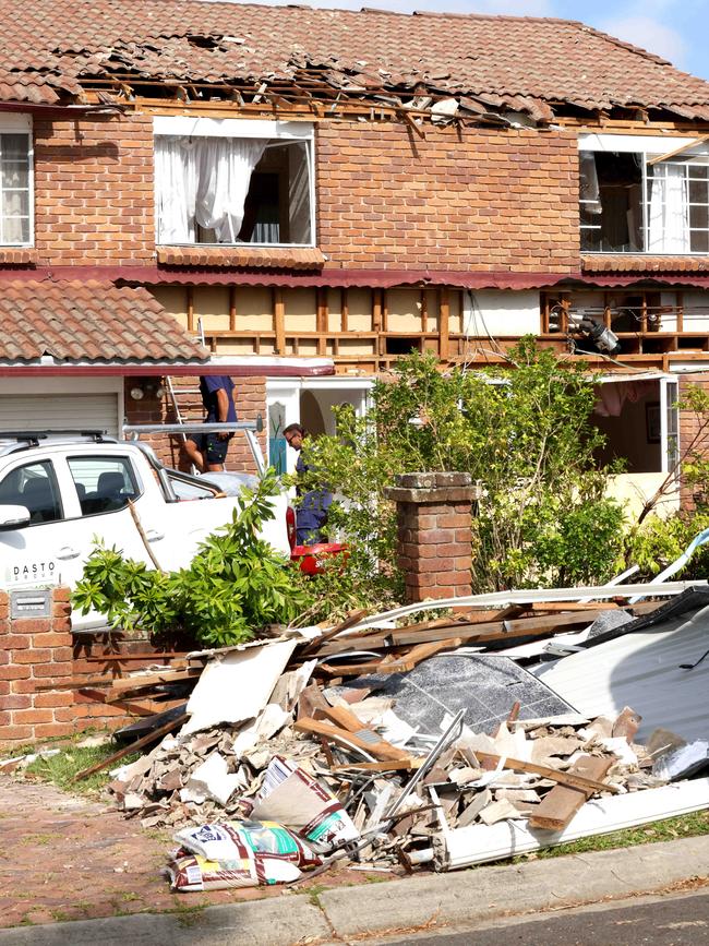 A house in Helensvale damaged in Christmas night storms. Photo Steve Pohlner