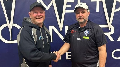 President Paul Sinclair welcomes Damien Zanic to Melton Centrals.