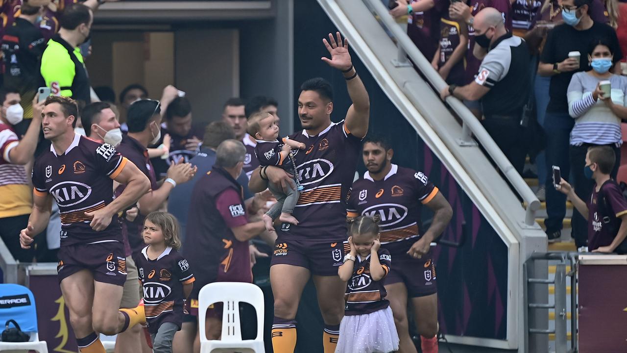 Alex Glenn farewells the Broncos, calling time on his career after 285-games. Picture: NRL Images