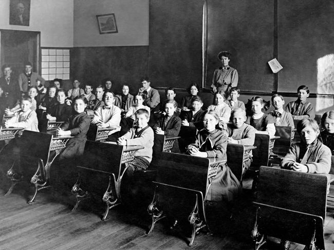 School has changed a lot: an old-fashioned classroom.