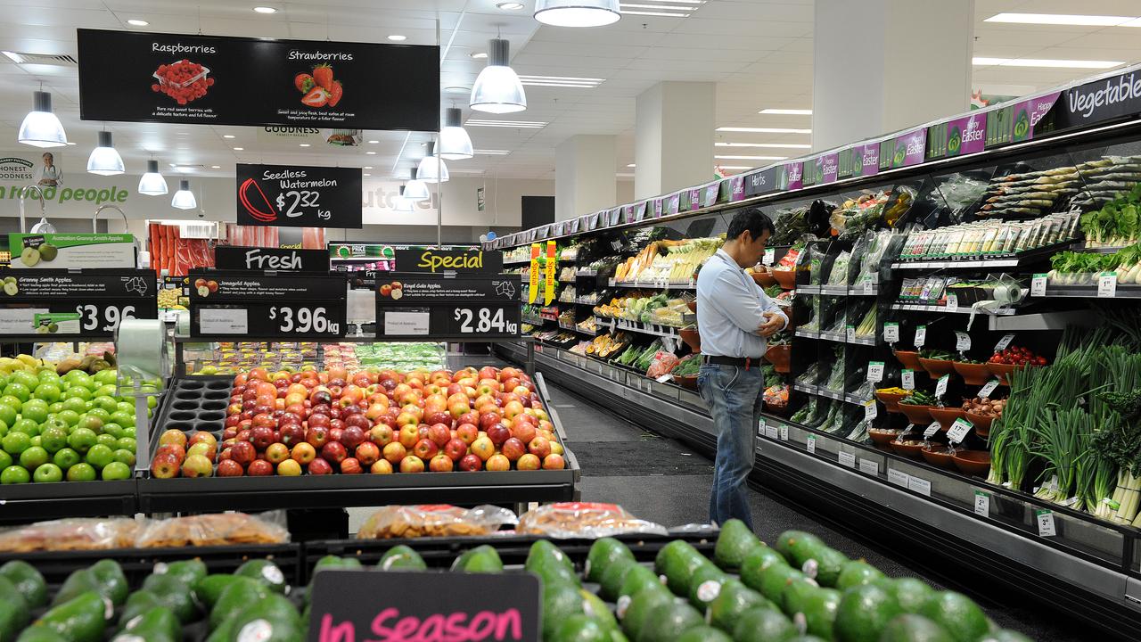 There are mounting claims farmers are being ripped off by the big supermarkets. (AAP Image/Dave Hunt)