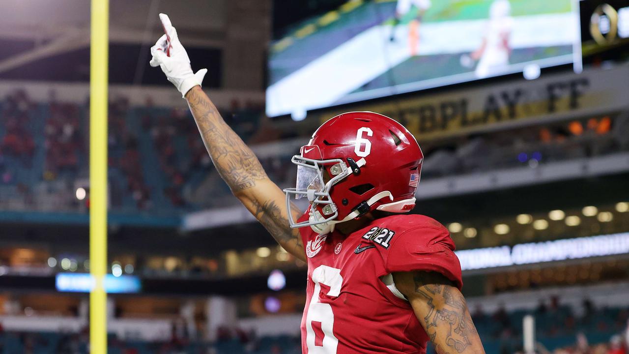 DeVonta Smith #6 of the Alabama Crimson Tide celebrates his touchdown.