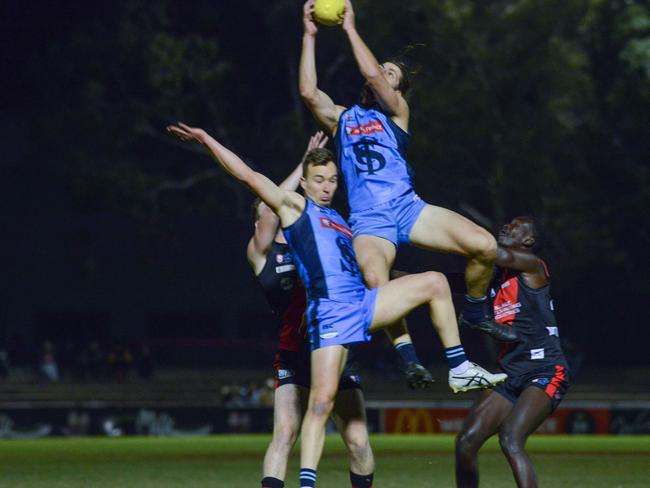 Sturt's Josh Patullo flies high last season. He’s returning to Frankston YCW. Picture: Brenton Edwards