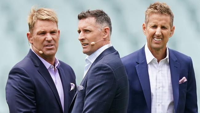 Michael Hussey (centre) contracted COVID while in India for the IPL and is recovering.