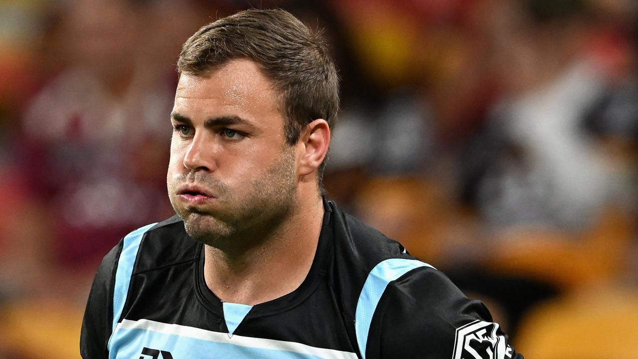 BRISBANE, AUSTRALIA - APRIL 28: Wade Graham of the Sharks warms up during the round eight NRL match between the Brisbane Broncos and the Cronulla Sharks at Suncorp Stadium, on April 28, 2022, in Brisbane, Australia. (Photo by Bradley Kanaris/Getty Images)