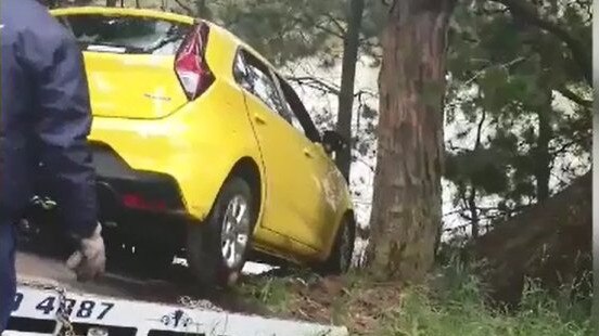 An elderly South Australian couple has escaped death after their car plunged into O’Keefes Dam at Creswick. Picture: Nine News