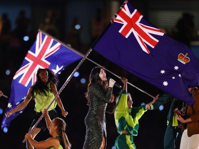 BIRMINGHAM 2022 COMMONWEALTH GAMES CLOSING CEREMONY. 08/08/2022. during the closing ceremony of the 2022 Birmingham Commonwealth Games. Vanessa Amarosi sings . Picture: Michael Klein