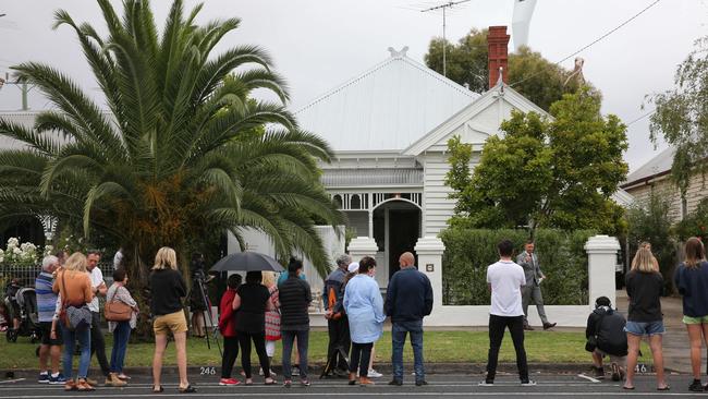 Auction of 246 Yarra Street, South Geelong