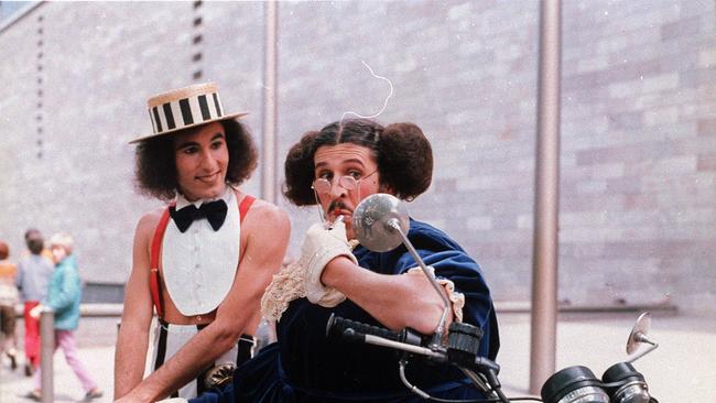 L-R: Rory O'Donoghue as Thin Arthur and Grahame (sp ok) Bond as Aunty Jack in Aunty Jack.