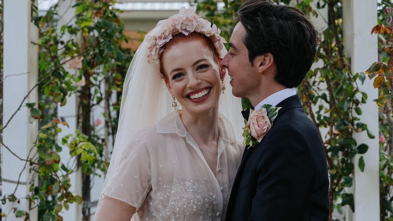 Former Wiggle Emma ties knot in stunning photos