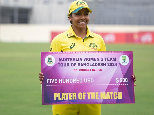 DHAKA, BANGLADESH - MARCH 21: Alana King poses with her player of the match cheque after game one of the Women's One Day International series between Bangladesh and Australia at Sher-e-Bangla National Cricket Stadium on March 21, 2024 in Dhaka, Bangladesh. (Photo by Abhishek Chinnappa/Getty Images)