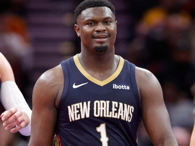 HOUSTON, TEXAS - NOVEMBER 10: Zion Williamson #1, Jonas Valanciunas #17, and Dyson Daniels #11 of the New Orleans Pelicans walk down court against the Houston Rockets during the first half at Toyota Center on November 10, 2023 in Houston, Texas. NOTE TO USER: User expressly acknowledges and agrees that, by downloading and or using this photograph, User is consenting to the terms and conditions of the Getty Images License Agreement.Â    Carmen Mandato/Getty Images/AFP (Photo by Carmen Mandato / GETTY IMAGES NORTH AMERICA / Getty Images via AFP)