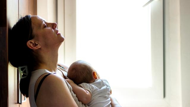 Experts say 2022 may be the year mums share the mental load