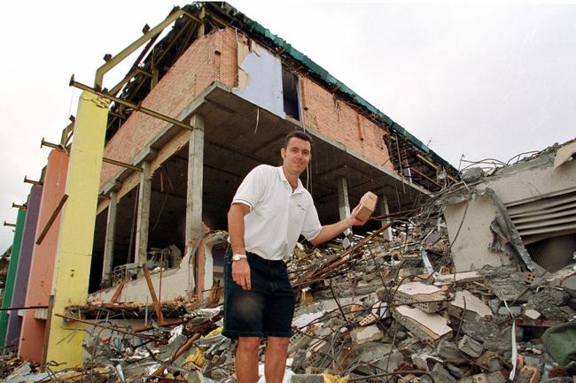 12 Mar 2003. Sundale shopping centre was an old stamping ground for former basketballer Greg Fox. Picture Geoff McLachlan 